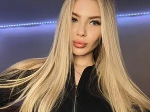 Myfreecams Live Sex Cam of Lorenzia