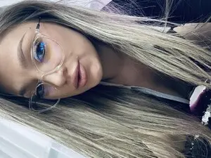 Myfreecams Adult Webcam of WetSelf