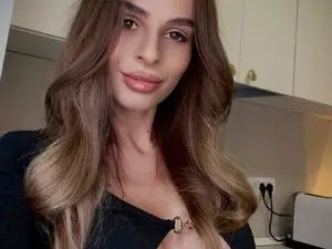 Myfreecams Live Porn of ElaraShine