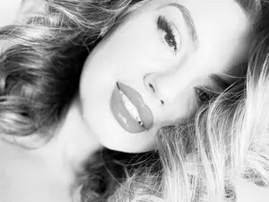 Myfreecams Adult Webcam of Ur_Wet_Desire