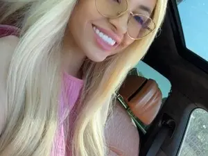 Myfreecams Sex Cam of BaayBee__