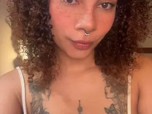 Myfreecams Live Sex Cam of AlejaRivera