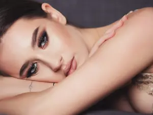 Myfreecams Sex Cam of AnnieKarrera1