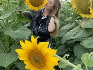 Myfreecams Nude Webcam of Always18_