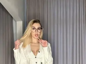 Myfreecams Adult Webcams of ToxicDollKiss