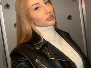 Myfreecams Best live sex cam show of Mia_Noir