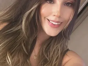 Myfreecams Live Sex Cam of Emmi_royse