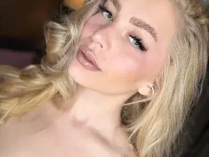 Myfreecams Free Porn Cam of WhitneyAndrew