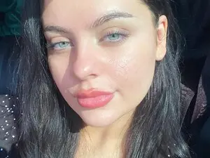 Myfreecams Live Sex Cam of Celia_