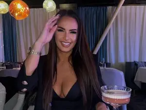 Myfreecams Sex Cam of Alma_Luv