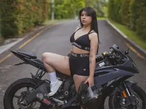 Myfreecams Live Sex Cam of Melody_black