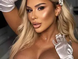 Myfreecams Free Live Porn of SelenaDavies