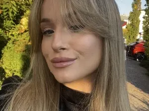 Myfreecams Free Live Porn of SophieeDee