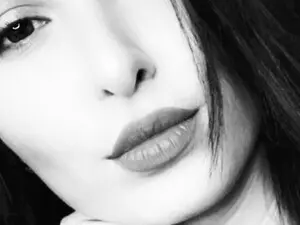 Myfreecams Live Porn of Yara_77