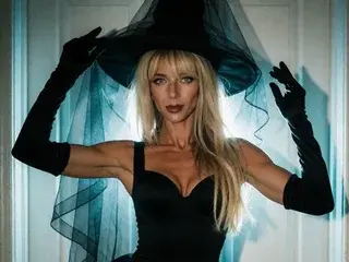 Streamate Watch Live Sex Cams of SavanahLinn