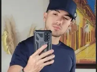 Streamate Adult Webcam of TAYLORVISIOUS
