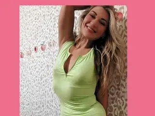 Streamate Nude Webcam of KamiliaMae