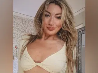 Streamate Private Sex Chat of KamiliaMae