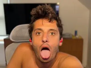 Streamate Nude Webcam of Therealdylansdick
