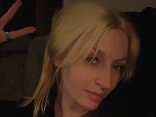 Streamate Free Porn Cam of LunethMirelda
