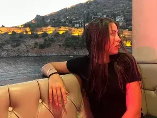 Streamate Live Porn of Millie_Mose21