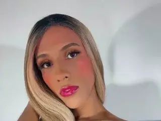 Streamate Best live sex cam show of SweetDesaire