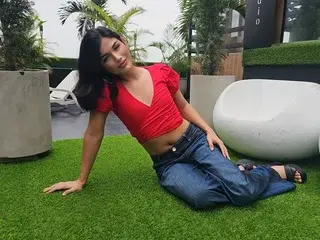 Streamate Watch Live Sex Cams of MADISSONROSSI
