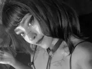 Streamate Watch Live Sex Cams of ZendaMoretti