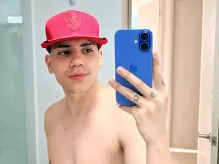 Streamate Adult Webcam of LeoDaviss