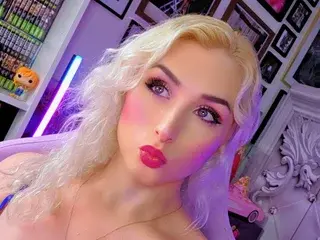 Streamate Free Porn Cam of MadameBlonde