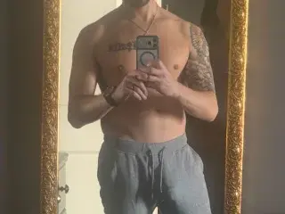 Streamate Adult Webcam of Gio4u