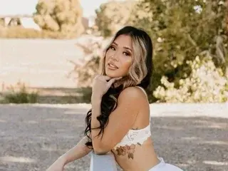 Streamate Live Sex Cam of cuteskymk