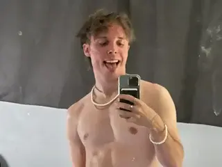 Streamate Adult Webcam of ShawnTwunk