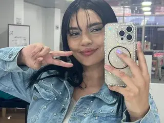 Streamate Live Sex Cam of Alaia_Blosson