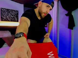 Streamate Adult Webcam of MaxiimoWolf