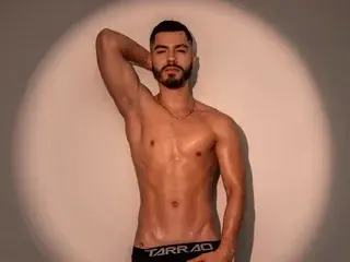 Streamate Live Sex Cam of Cameros_Pierce