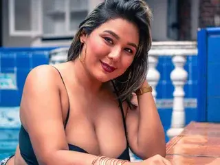 Streamate Free Live Porn of LatinaHoleQueen