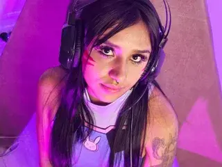 Streamate Free Live Porn of Ssara_More