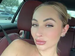 Streamate Free Live Porn of Devindashxo