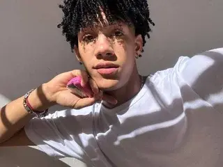 Streamate Live Sex Cam of AdamWalkers90