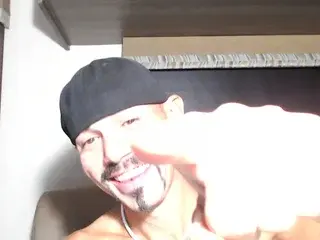 Streamate Nude Webcam of ThickDick2cum