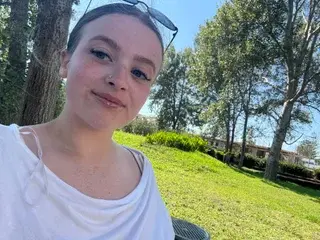 Streamate Watch Live Sex Cams of PetiteJulie