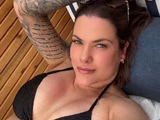Streamate Sex Chat of TheNaughtyMilfNextDoor