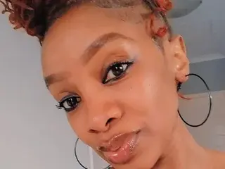 Streamate Free Porn Cam of YummyMiaC