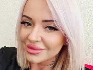 Streamate Best live sex cam show of BustyEmaXX