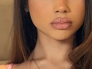 Streamate Nude Webcam of Tiny_petite_jaida