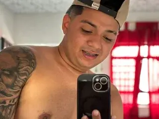 Streamate Free Live Porn of TomPlat