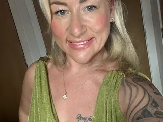Streamate Best live sex cam show of LittleMissSweetLips
