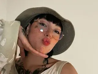 Streamate Live Porn of CamiZ22