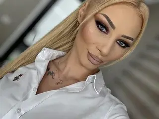 Streamate Live Porn of AngieShaen